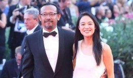 姜文法国老婆照片,优雅气质令人惊艳