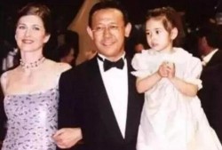 姜文法国老婆照片,优雅气质令人惊艳