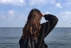 妈妈的背影图片,背影下的无尽关怀